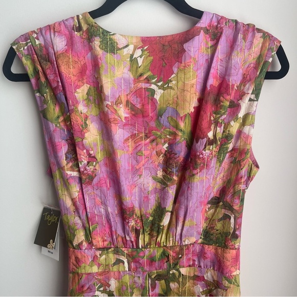 NWT Taylor Floral Print Voile Pleated V-Neck Sleeveless Maxi Dress - Size 8 - Picture 13 of 17